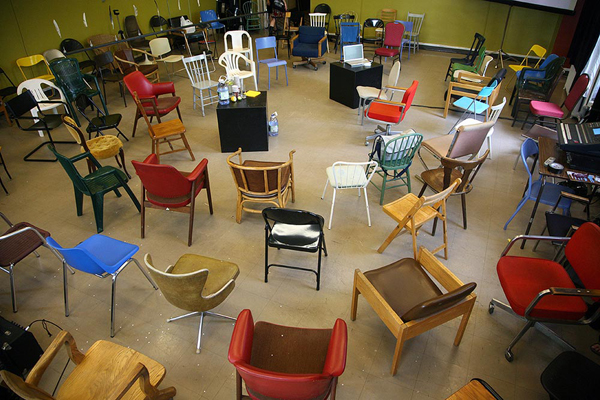 Chaises : discussion